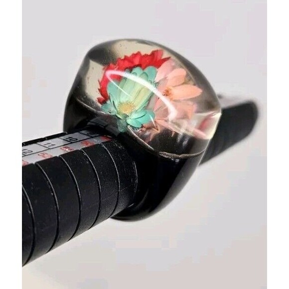 Vtg Lucite Resin Dome Bubble Black Ring /Dried Flowers BOHO Blue Red Pink Sz 4.5 - Picture 7 of 9